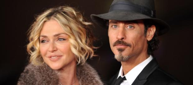 Paola Barale e Raz Degan: la dichiarazione 'cattiva' di lei sul suo ex - play4movie.com Paola Barale e Raz Degan: la dichiarazione 'cattiva' di lei sul suo ex - play4movie.com