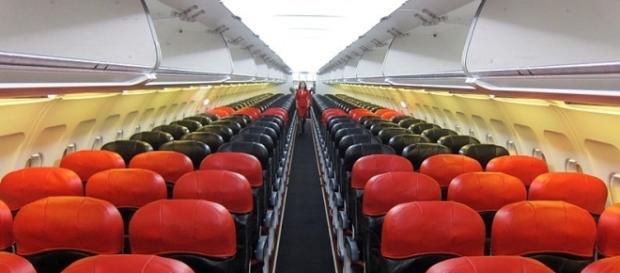 Photo AirAsia plane via Wikimedia by Mr. Choppers / CC BY-SA 3.0 Photo AirAsia plane via Wikimedia by Mr. Choppers / CC BY-SA 3.0