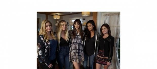 Pretty Little Liars saison 7 : les filles auraient une fin heureuse ? Pretty Little Liars saison 7 : les filles auraient une fin heureuse ?