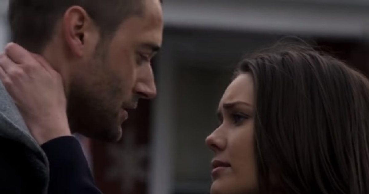 ‘The Blacklist’ Season 5 Will Tom give the suitcase to Liz?