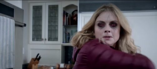 Liv Moore (Rose McIver) is ready to fight in "iZombie" Season 3 Episode 13. CW/YouTube screencap