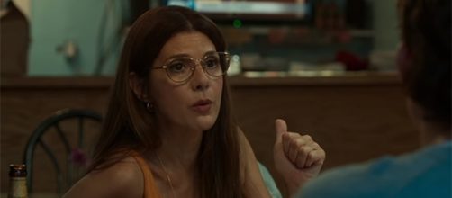 Marisa Tomei plays a much younger Aunt May in "Spider-Man: Homecoming." (YouTube/Kinocheck)