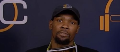 Warriors’ Kevin Durant trolled critics by wearing a custom cupcake hat with a ring on top – Sports Warehouse via YouTube