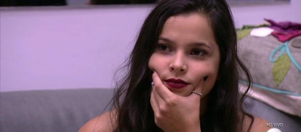 Emilly Araújo faz reflexão em vídeo Emilly Araújo faz reflexão em vídeo