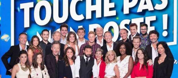 Photo de classe de l'émission Touche Pas a Mon Poste pour la saison 2016-2017 Photo de classe de l'émission Touche Pas a Mon Poste pour la saison 2016-2017