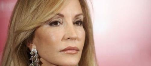 Carmen Lomana a Belén Esteban: ‘Vas de moralista y me debes 30.000 euros’