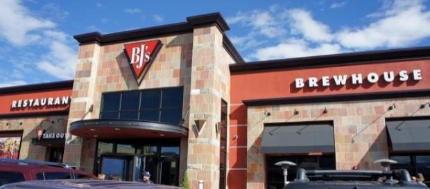 A woman found a dead frog in her meal from BJ's Brewhouse and Restaurant/Photo via David, Flickr A woman found a dead frog in her meal from BJ's Brewhouse and Restaurant/Photo via David, Flickr