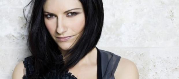 La cantante romagnola Laura Pausini La cantante romagnola Laura Pausini
