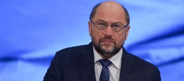 Martin Schulz stellt die Kanzlerin vor eine schwierige Entscheidung (Foto: Wikimedia Commons/Olaf Kosinsky) Martin Schulz stellt die Kanzlerin vor eine schwierige Entscheidung (Foto: Wikimedia Commons/Olaf Kosinsky)