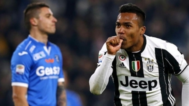 Calciomercato Juventus, i bianconeri hanno le idee chiare sulla posizione di Alex Sandro