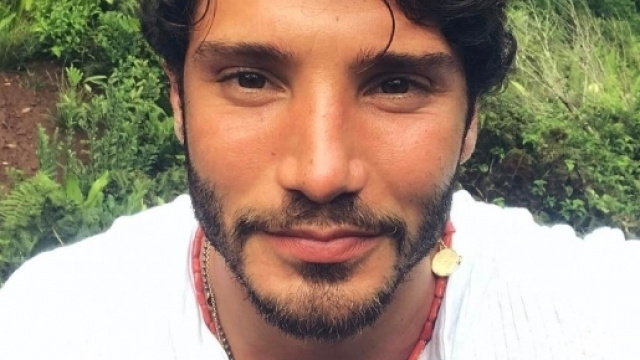 Gossip: Stefano De Martino innamorato di una 'sconosciuta'? Le novità.