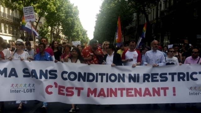 La PMA est un sujet important pour les associations LGBT.