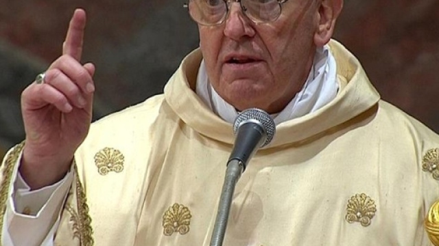 Papa Bergolgio parla ai sindacati