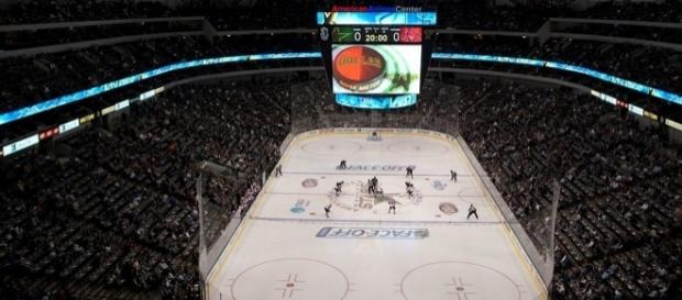Dallas Stars at the American Airlines Center (Wikimedia ... - wikimedia.org) Dallas Stars at the American Airlines Center (Wikimedia ... - wikimedia.org)