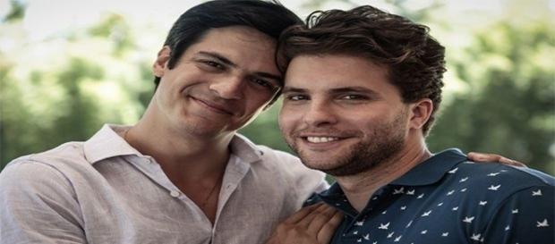 Felix e Nikos, personagens de ''Amor à Vida'' Felix e Nikos, personagens de ''Amor à Vida''