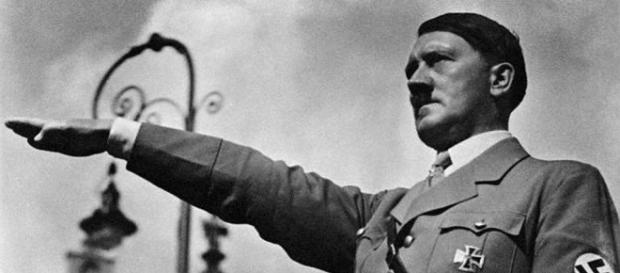 Hitler è vivo. Sarebbe questa la bufala che si aggiunge all enigma sulla sua presunta morte Hitler è vivo. Sarebbe questa la bufala che si aggiunge all enigma sulla sua presunta morte
