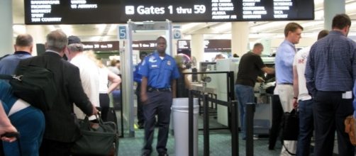 Aviation security at Orlando airport, 2010. / [Image by Frankieleon via Flickr, CC BY 2.0]
