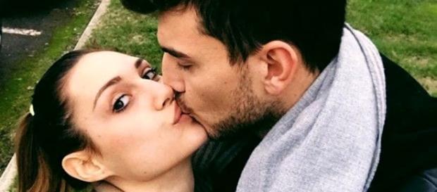 Beatrice Valli e Marco Fantini hanno festeggiato l'arrivo della piccola Bianca Beatrice Valli e Marco Fantini hanno festeggiato l'arrivo della piccola Bianca