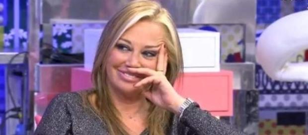 Belén Esteban durante la emisión de "Sálvame" Belén Esteban durante la emisión de "Sálvame"