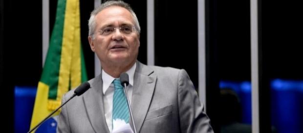 Calheiros critica Temer e se afasta da liderança do PMDB Calheiros critica Temer e se afasta da liderança do PMDB