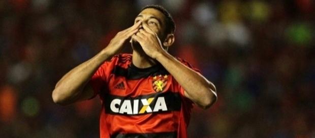 Diego Souza, camisa 10 do Sport-RE, também defende a Seleção Brasileira Diego Souza, camisa 10 do Sport-RE, também defende a Seleção Brasileira