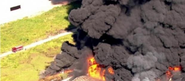 Incêndio começou em dois tanques de solventes, que explodiram Incêndio começou em dois tanques de solventes, que explodiram