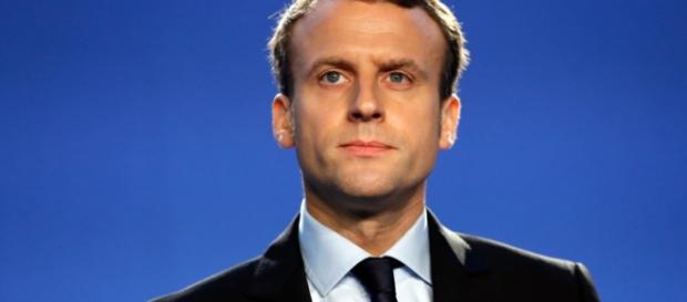 Macron, Président Jupiter, doit s'attaquer aux mauvais comptes laissés par Hollande Macron, Président Jupiter, doit s'attaquer aux mauvais comptes laissés par Hollande