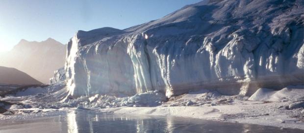 Melting Ice Caps by Gerald Simmons via Flickr Melting Ice Caps by Gerald Simmons via Flickr