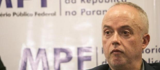 Procurador da Lava Jato critica duramente ministro da Corte Suprema Procurador da Lava Jato critica duramente ministro da Corte Suprema