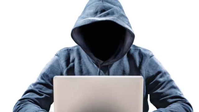 Attacco hacker, come difendersi dai virus