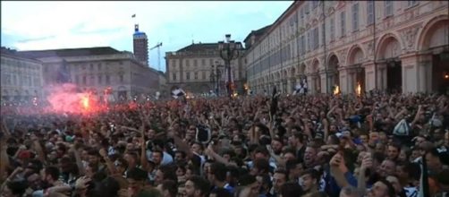 Torino: falso allarme in piazza San Carlo durante la finale della Champions League.