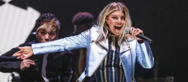 Fergie is leaving Black Eyed Peas behind. Photo - sfgate.com Fergie is leaving Black Eyed Peas behind. Photo - sfgate.com