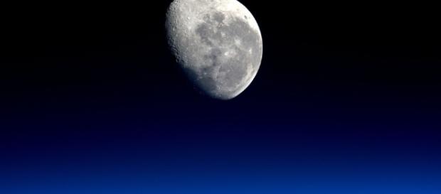 Forget about Mars: Here's why we're about to go back to the moon - mashable.com Forget about Mars: Here's why we're about to go back to the moon - mashable.com