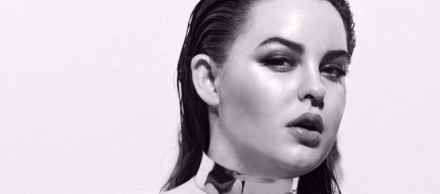 Plus-size model Tess Holliday calls out 'Red Shoes' for body shaming poster. (Facebook/Tess Holliday) Plus-size model Tess Holliday calls out 'Red Shoes' for body shaming poster. (Facebook/Tess Holliday)