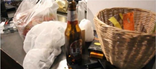 Polícia encontrou álcool e comida no quarto de hotel Polícia encontrou álcool e comida no quarto de hotel