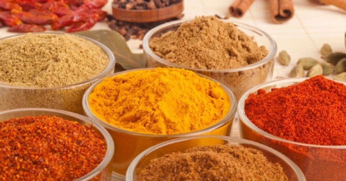 Piperina e Curcuma effetti collaterali. Guida aggiornata 2020