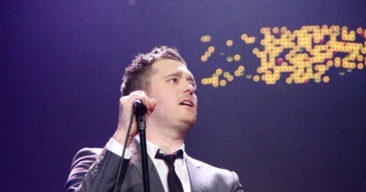 Michael Bublé makes first public appearance following son's cancer