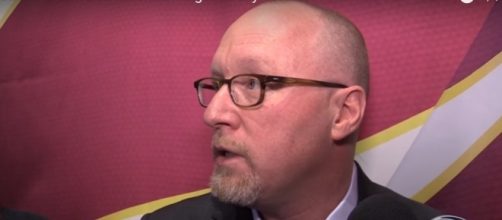 David Griffin possible candidate to replace Phil Jackson - (Image credit: youtube.com)
