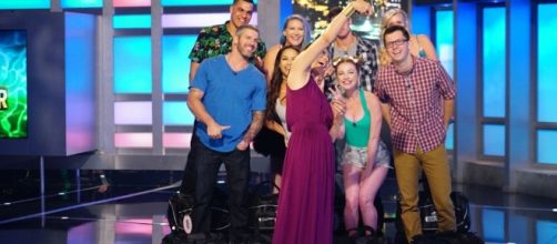 Julie Chen poses with the Big Brother 19 Houseguests – Big Brother ... - bigbrothernetwork.com