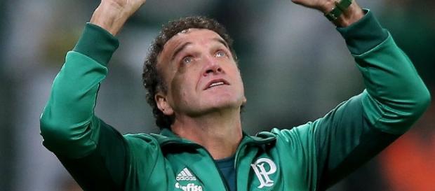 Cuca terá mais um jogador à disposição Cuca terá mais um jogador à disposição