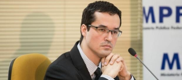 Deltan Dallagnol acredita em uma reação do povo contra os políticos corruptos Deltan Dallagnol acredita em uma reação do povo contra os políticos corruptos