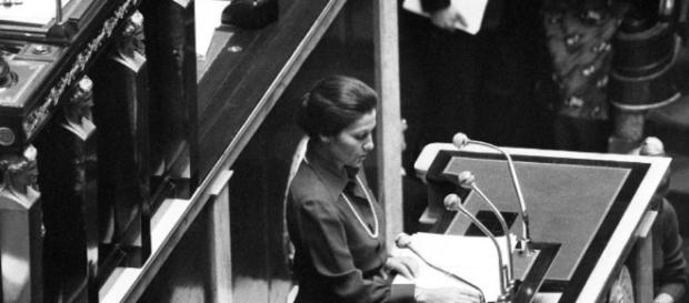 Discours de Simone Veil à l'Assemblée Nationale, porteuse du projet de droit à l'IVG Discours de Simone Veil à l'Assemblée Nationale, porteuse du projet de droit à l'IVG