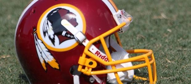 Washington Redskins helmet (Keith Allison Flickr) Washington Redskins helmet (Keith Allison Flickr)