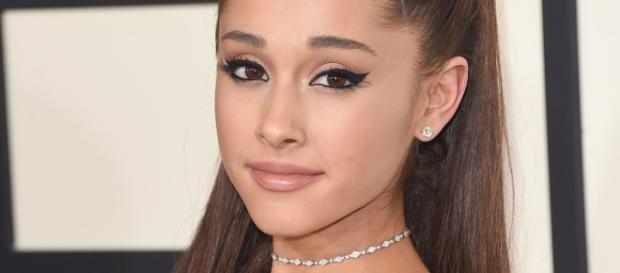 Ariana Grande Invites You to Christmas and Chill -- Vulture - vulture.com Ariana Grande Invites You to Christmas and Chill -- Vulture - vulture.com