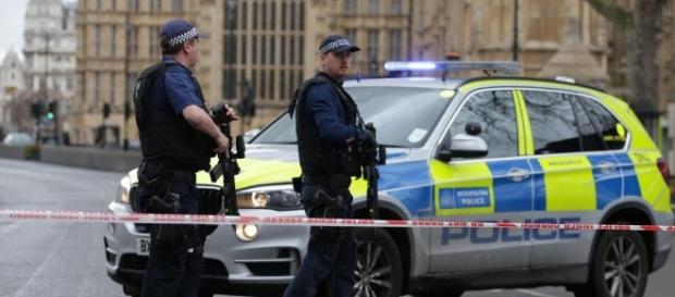 Attentat de Londres: la police britannique ouvre un site Internet ... - francesoir.fr Attentat de Londres: la police britannique ouvre un site Internet ... - francesoir.fr