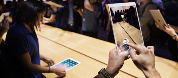 Experience the all new 10.5-inch iPad Pro - apple.com/newsroom Experience the all new 10.5-inch iPad Pro - apple.com/newsroom