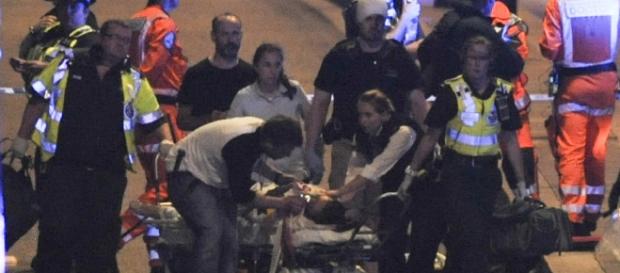 Les secours ont rapidement pris en charge les victimes de l'attaque Les secours ont rapidement pris en charge les victimes de l'attaque