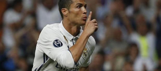 El Real Madrid sigue haciendo historia con la conquista de títulos internacionales. Foto vía "dilofutbol.com" El Real Madrid sigue haciendo historia con la conquista de títulos internacionales. Foto vía "dilofutbol.com"