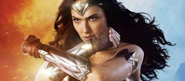 Longa-metragem estrelado por Gal Gadot já está sendo exibido no Brasil Longa-metragem estrelado por Gal Gadot já está sendo exibido no Brasil