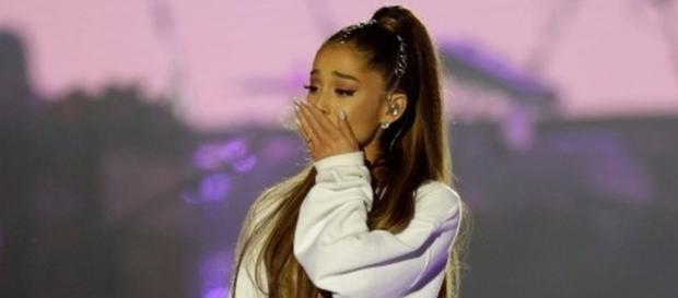 Love, courage, and unity sing even louder than songs at One Love Manchester.- firenewsfeed.com Love, courage, and unity sing even louder than songs at One Love Manchester.- firenewsfeed.com